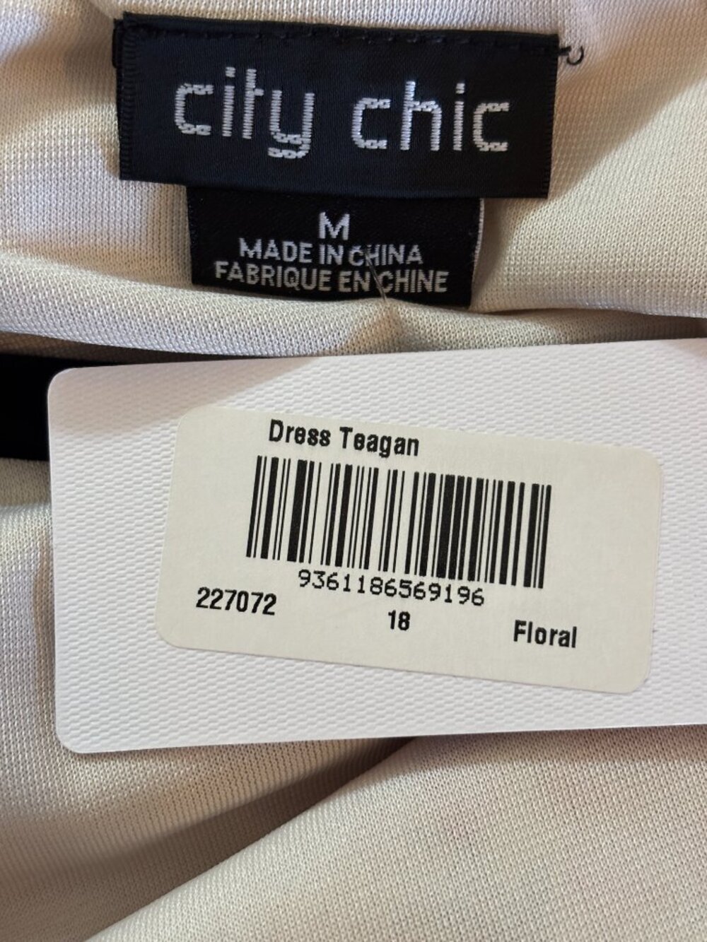 City Chic Dress Teagan Floral Empire Waist Dress NWT Size 18 - Picture 4 of 6